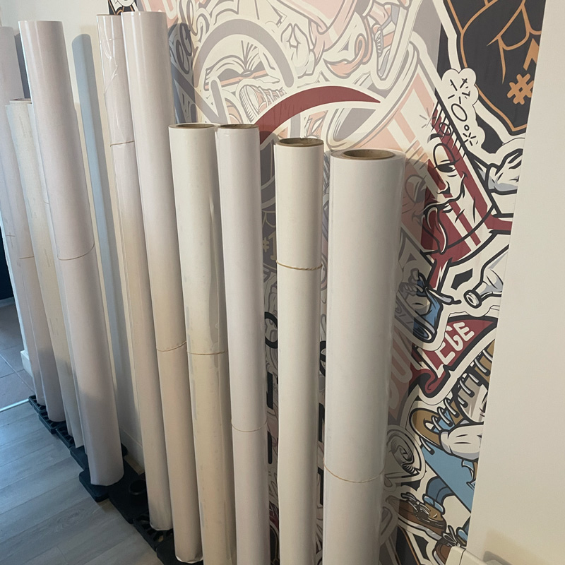 Stock de bobines de vinyle adhésif coloré